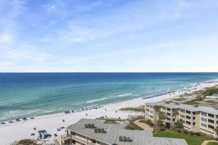 The Scallop By Brightwild-Beachfront Condo Destin Exterior foto